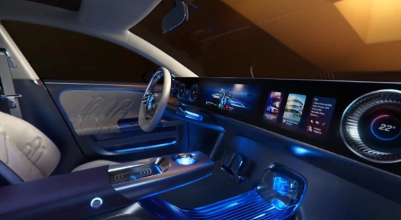 未来驾驶体验：梅赛德斯-奔驰CLA级概念车的智能驾驶与内饰创新