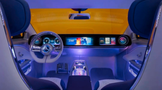未来驾驶体验：梅赛德斯-奔驰CLA级概念车的智能驾驶与内饰创新